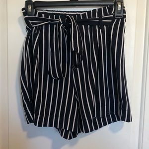 2 High Waisted Shorts